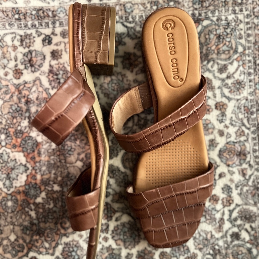 Corso Como Tan Croc-Embossed Sandals 7.5 NWOB